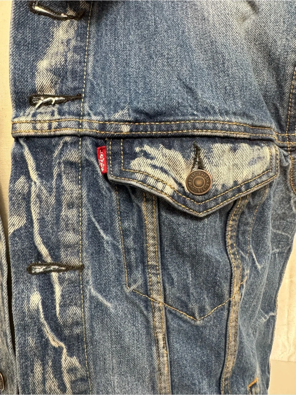 Levi’s Denim Trucker Vest Distressed Faded Wash